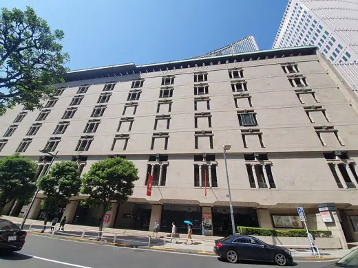Photo 4: Exterior · Building in Hibiya