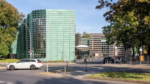 Photo 1: Exterior