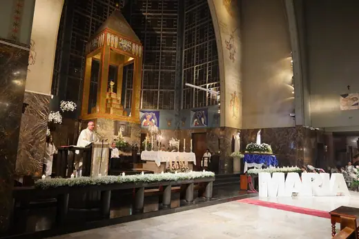 Photo 6: Interior