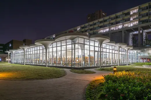 Photo 6: Context · Night in Koo Chen-Fu Memorial Library, National Taiwan University