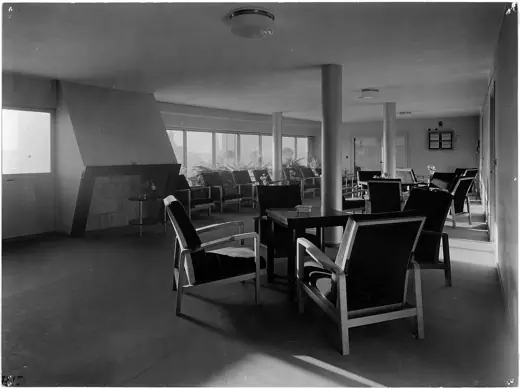 Photo 5: Interior