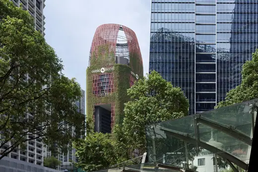 Photo 2: Exterior