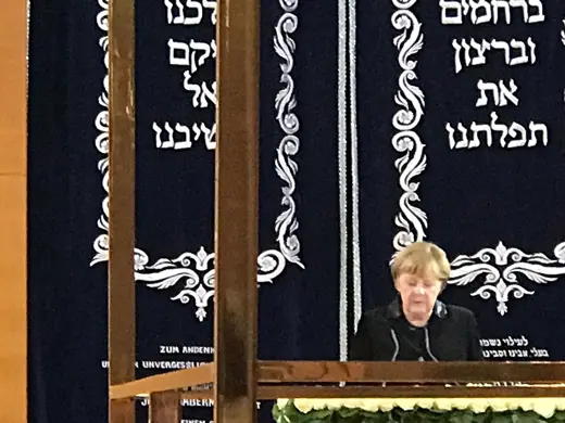 Photo 4: Interior · Angela Merkel, german Chancellor at the Ohel Jakob synagogue in Munich
