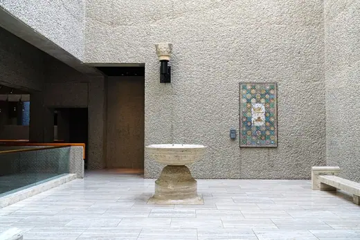 Photo 3: Exterior