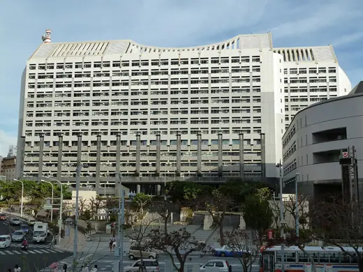 Photo 2: Exterior