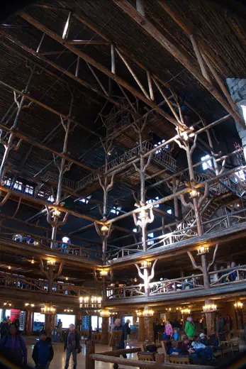 Photo 4: Interior