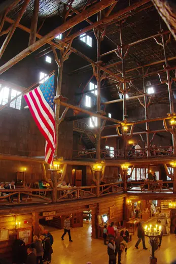 Photo 5: Interior