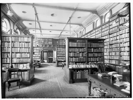 Photo 3: Interior