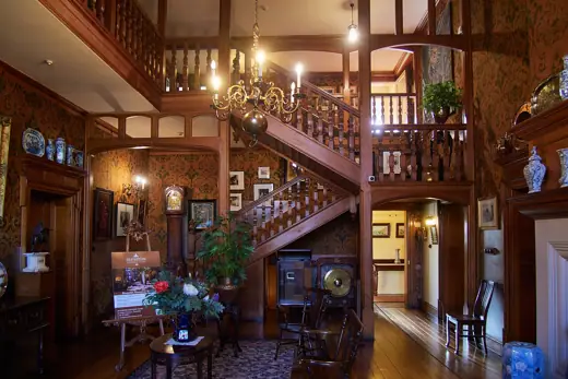 Photo 3: Interior