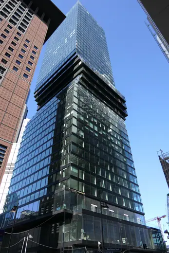Photo 1: Exterior