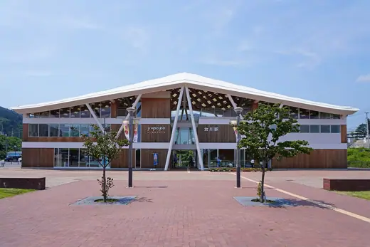 Photo 2: Exterior · JR East Onagawa Station Station building