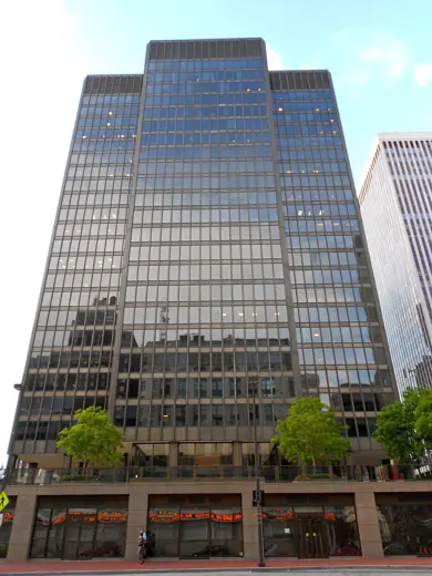 Photo 1: Exterior