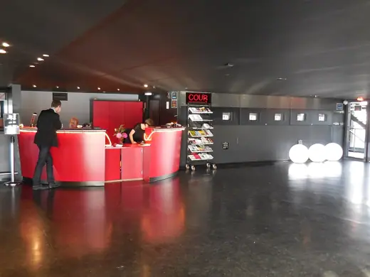Photo 2: Interior