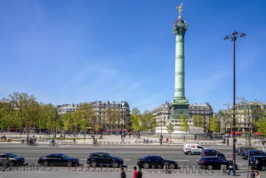 Photo 4: Exterior · Place de la Bastille depuis l'Opéra, avril 2021
