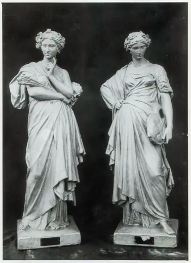 Photo 8: Model · Maquettes en plâtre des muses Thalie et Calliope sculptées par Guillaume Bonnet