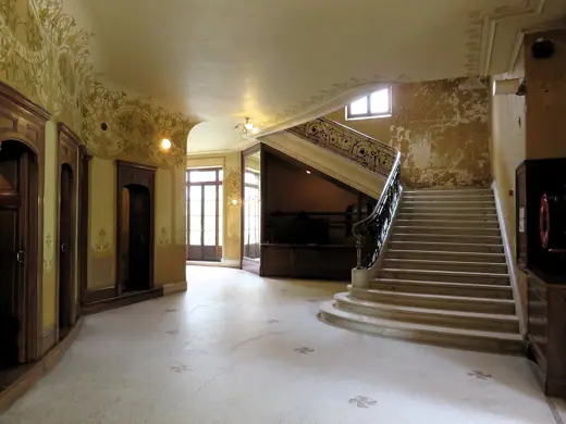 Photo 5: Interior