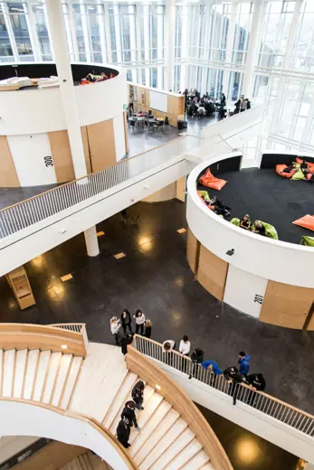 Photo 2: Interior · Oerestad Gymnasium from the inside