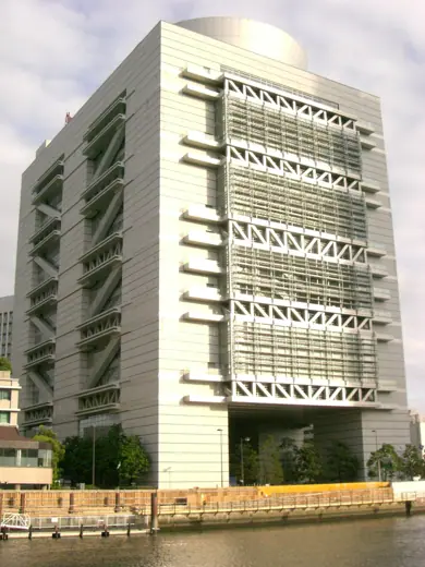 Photo 3: Exterior · Grand_Cube