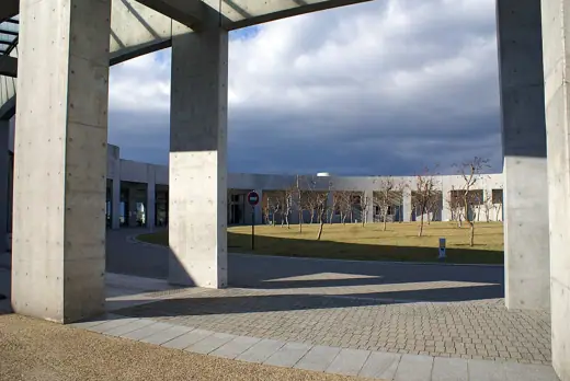 Photo 6: Interior