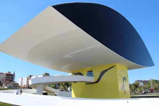 Photo 4: Exterior · Museu do Olho - Oscar Niemeyer - Curitiba Brasil