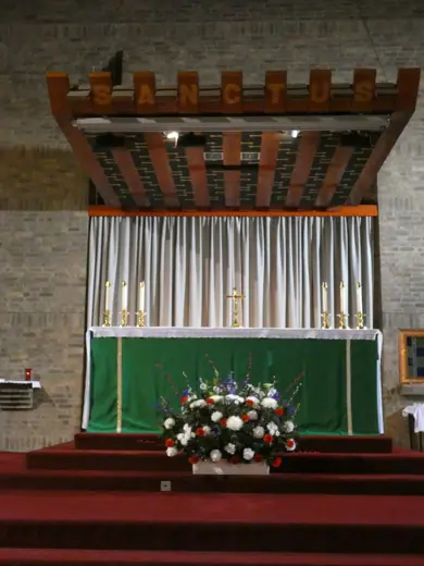 Photo 2: Exterior