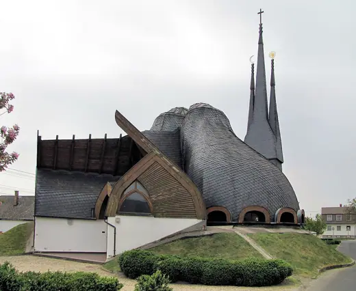 Photo 2: Exterior · Holy Spirit Roman Catholic Church, Paks, Hungary