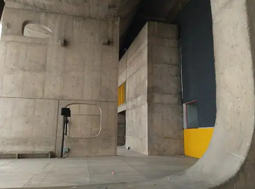 Photo 4: Interior