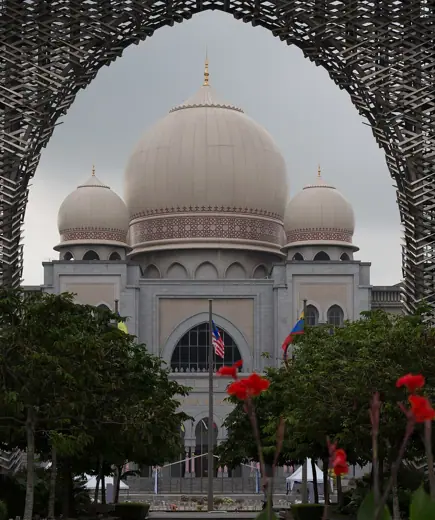 Photo 3: Exterior