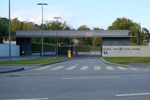 Photo 2: Exterior · Gate @ United Nations @ Genève