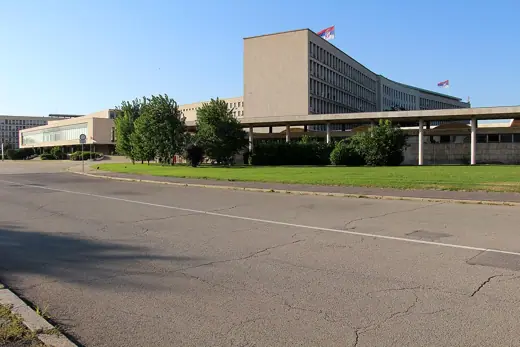 Photo 2: Exterior
