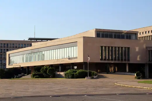 Photo 3: Exterior