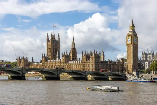 Photo 4: Exterior · Westminster Bridge with Palace of Westminster