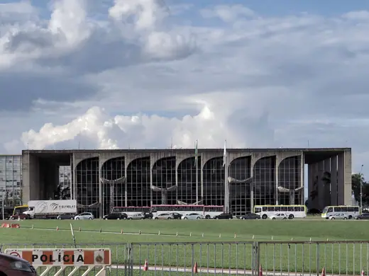 Photo 2: Exterior · março de 2018