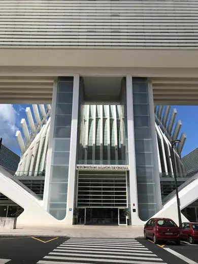 Photo 4: Exterior