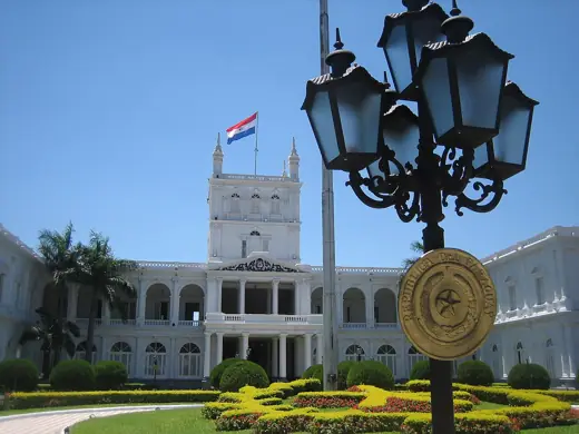 Photo 3: Context · Palacio de los Lopez, Asunción