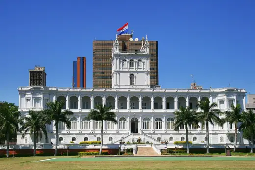 Photo 2: Exterior · Palacio de los López en el centro histórico de Asunción del Paraguay