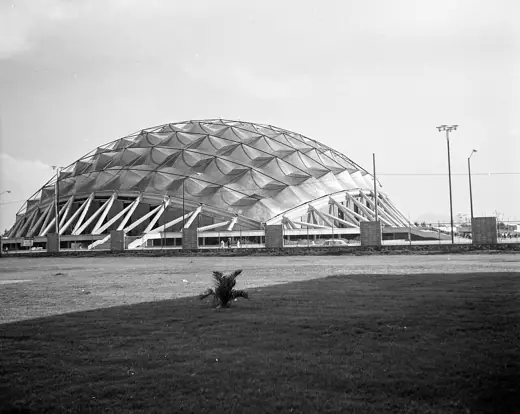 Photo 4: Exterior · Juan Escutia sportcsarnok, az olimpiai kosárlabda és röplabdaversenyek helyszíne
