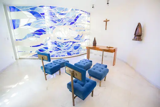 Photo 2: Interior