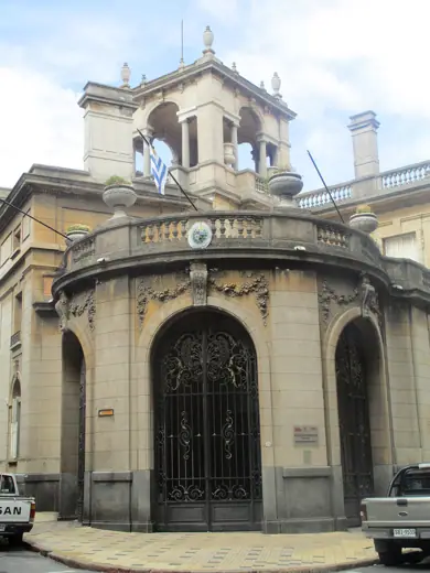 Photo 2: Exterior
