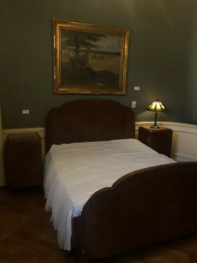 Photo 6: Interior
