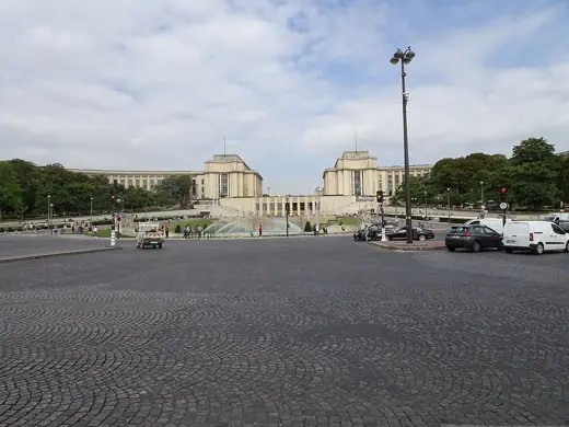 Photo 3: Exterior · Palais de Chaillot 16e arrondissement, Paris