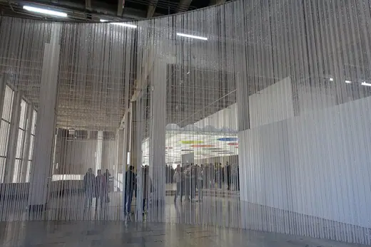 Photo 4: Interior