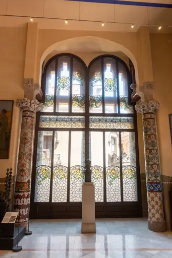 Photo 5: Interior