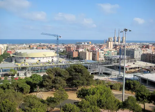 Photo 2: Exterior · Les obres de construcció de la Ciutat del Bàsket