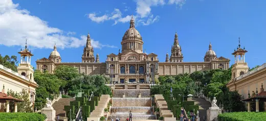 Photo 4: Exterior