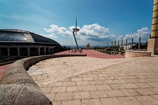 Photo 3: Exterior