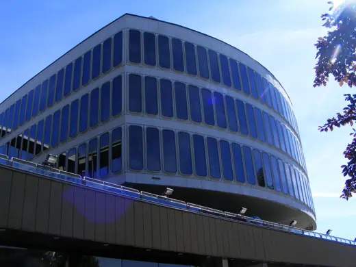 Photo 2: Exterior