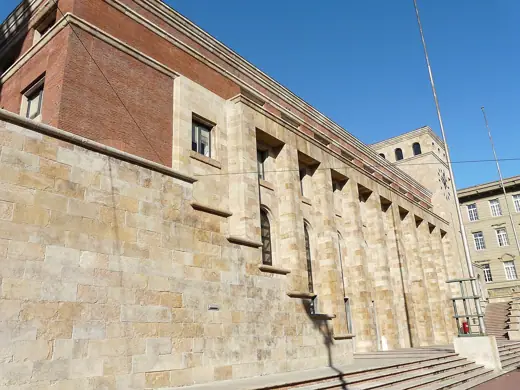 Photo 3: Exterior
