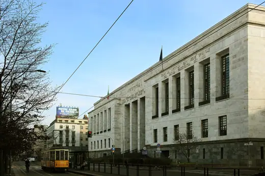 Photo 1: Exterior · Il Palazzo di Giustizia di Milano, sede del Tribunale, opera di Marcello Piacentini (1932-1940)