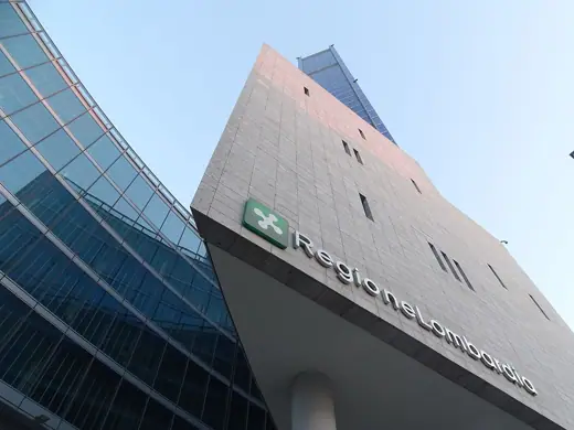 Photo 3: Exterior · Regione lombardia grattacielo